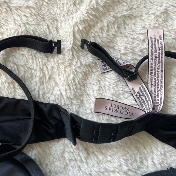 Victoria’s Secret Convertible Very Sexy Push Up Bra - Picture 4 of 4